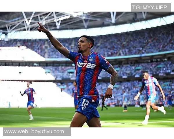 卡拉格盛赞哈兰德称其为英超历史上最伟大的射手之一